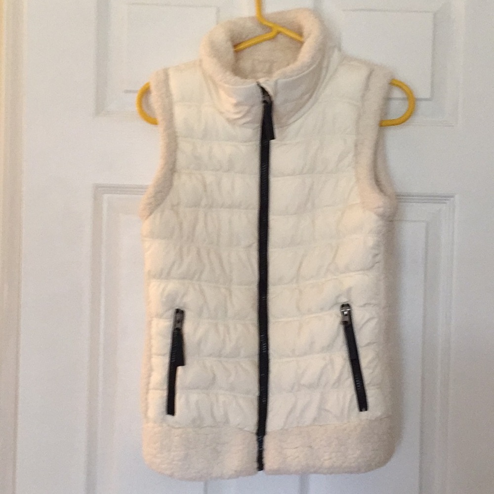 Puffer Vest white
